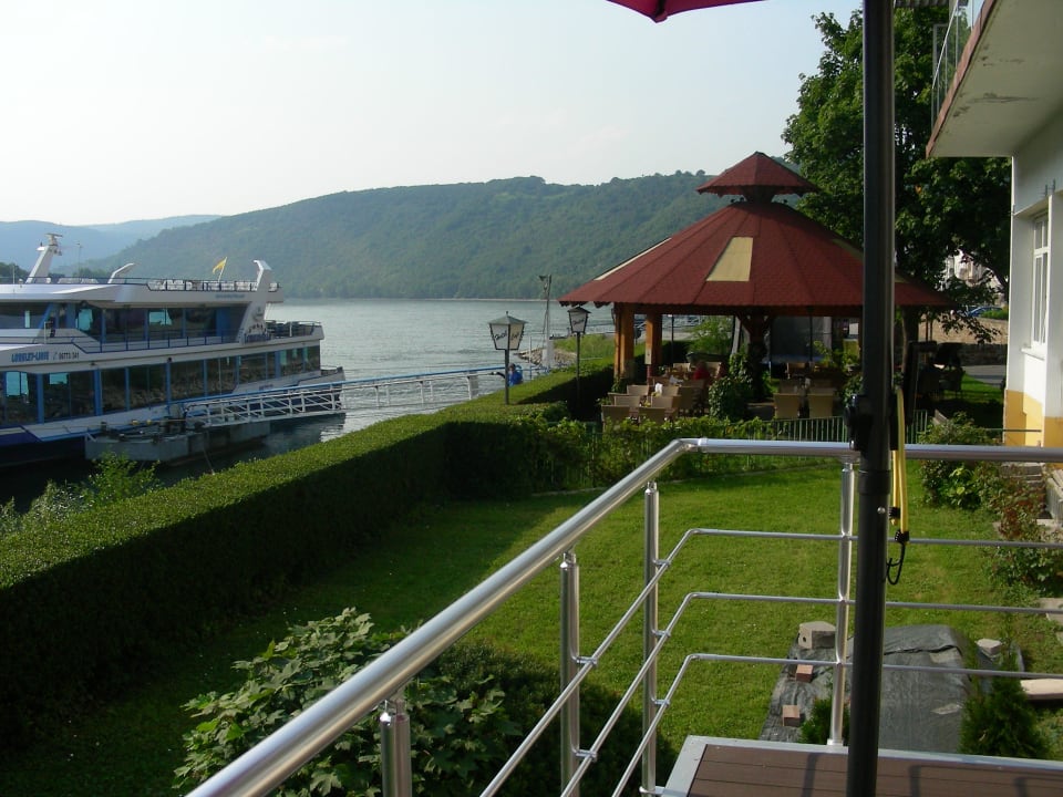 Rheinschiffe direkt nebenan! Hotel Rheinkönig