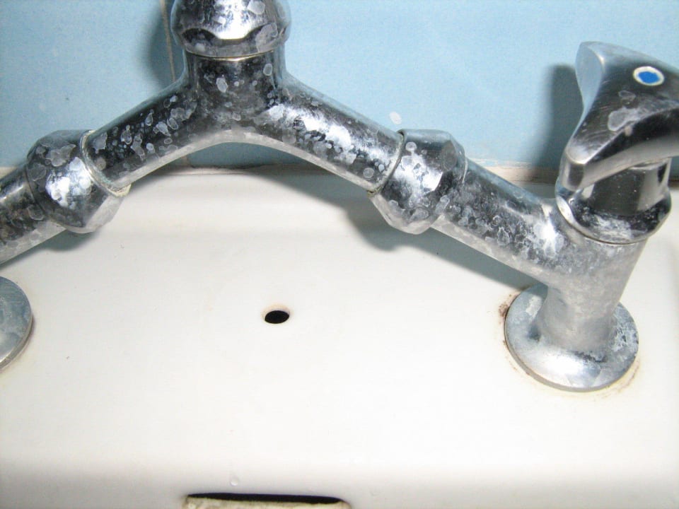 Kran w łazience Spiros & Soula Apartments