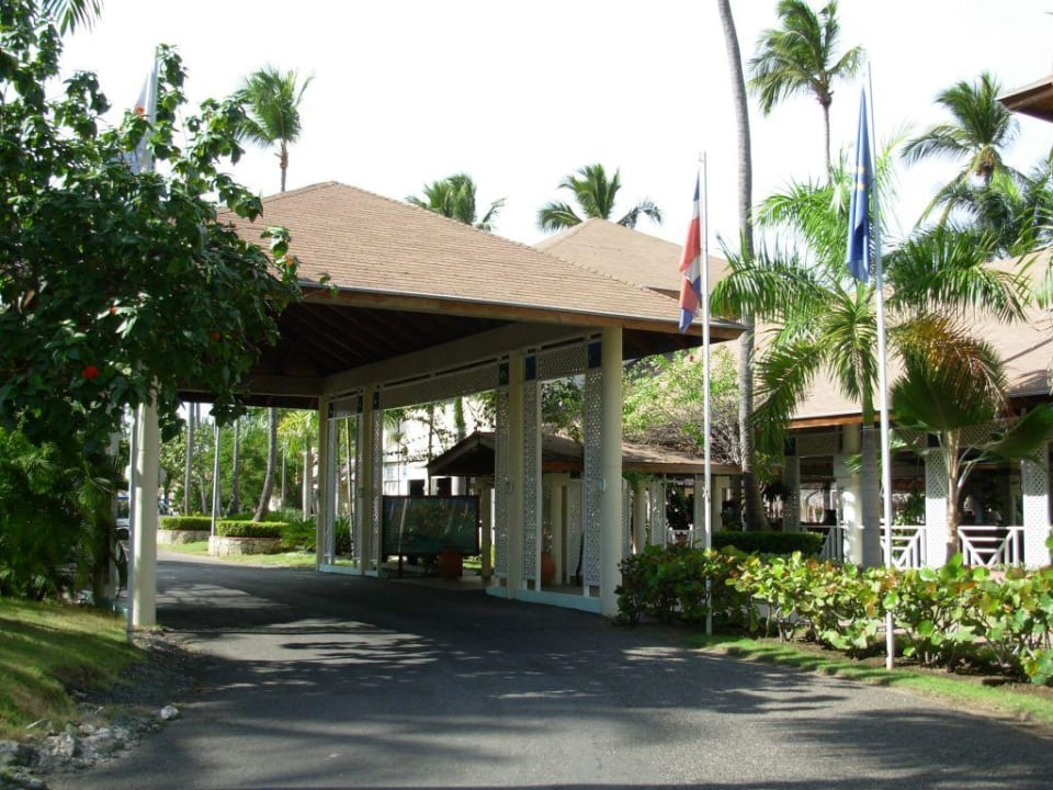 Eingang Hotel Grand Palladium Palace Resort, Spa & Casino