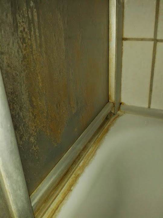 Duschkabine - unsauber, unhygienisch und eklig! Gasthof Naturfreundehaus Am Hahnenschnabel