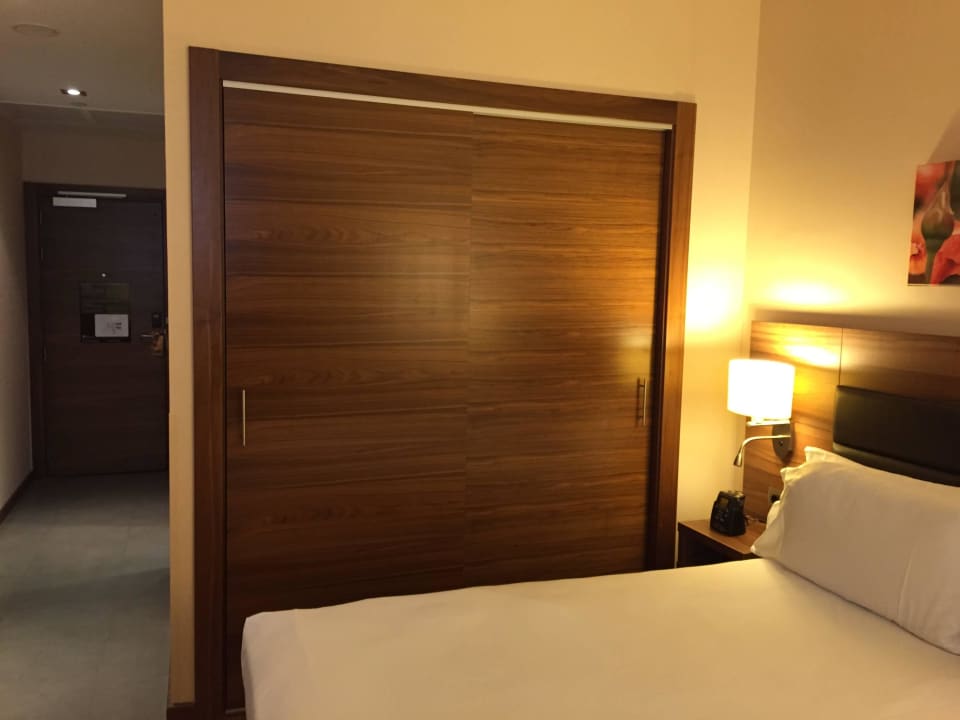 Kleiderschrank Hilton Garden Inn Sevilla