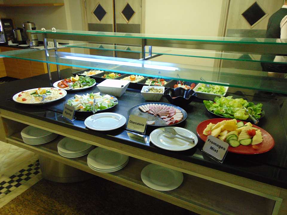 Gastro Hotel Golden Tulip El Mechtel