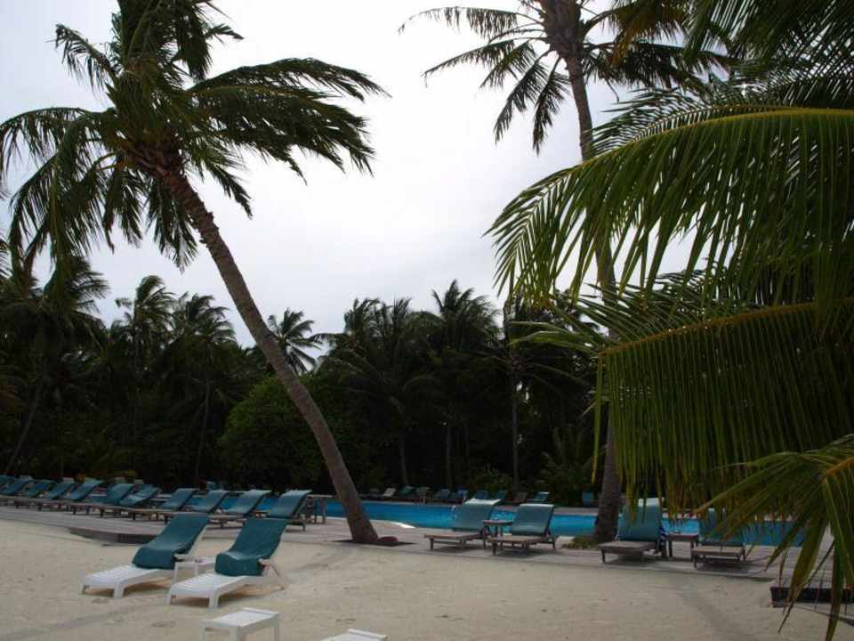 Strand & Pool Meeru Maldives Resort Island