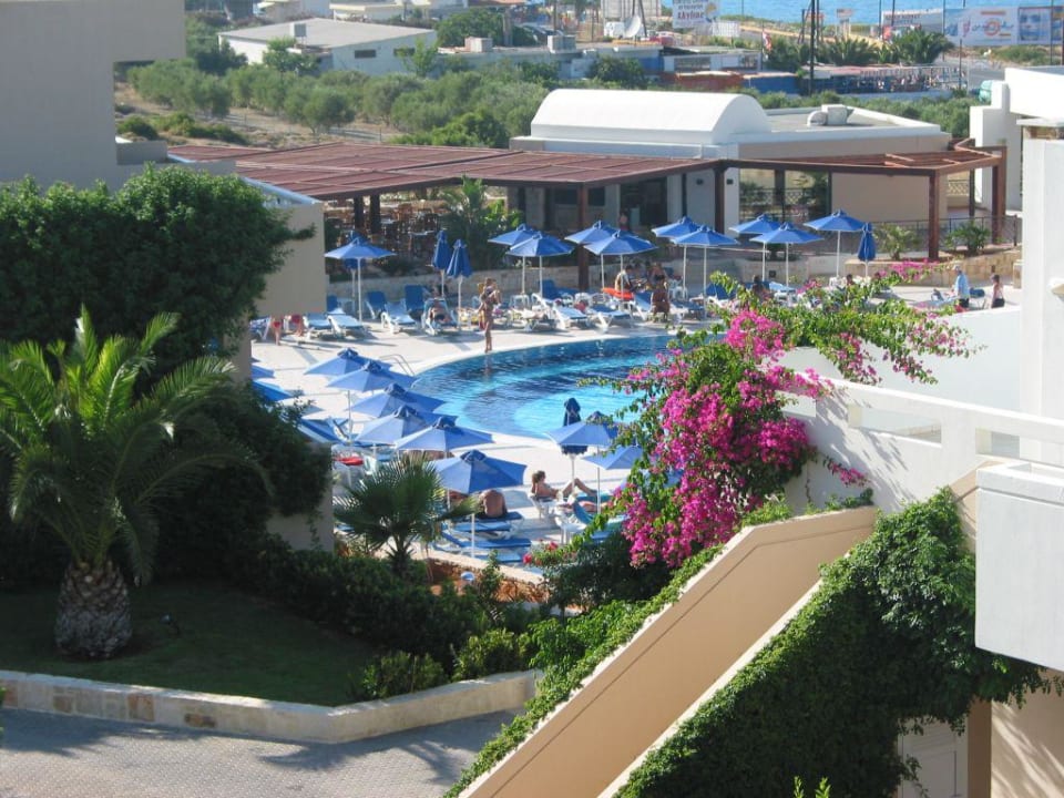 Hauptpool mit Snackbar Grand Hotel Holiday Resort