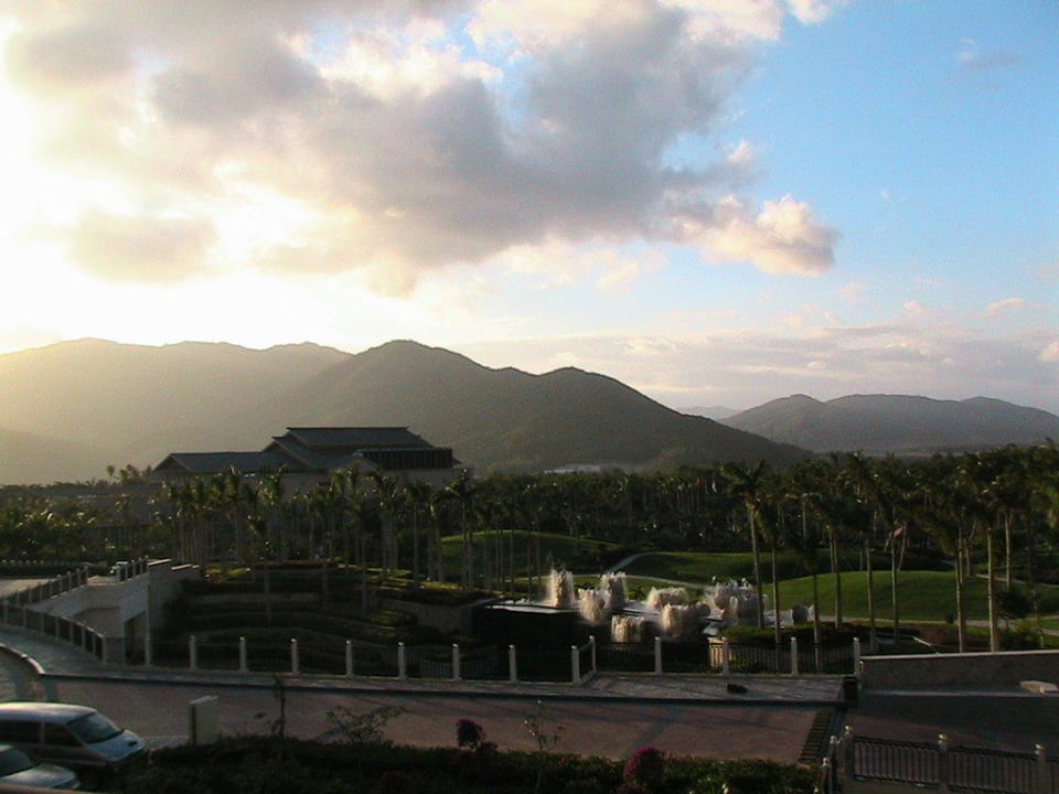 Вид с балкона Hotel Sanya Marriott Resort & Spa