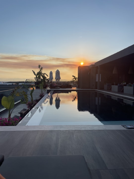 Pool Jacaranda Luxury Resort