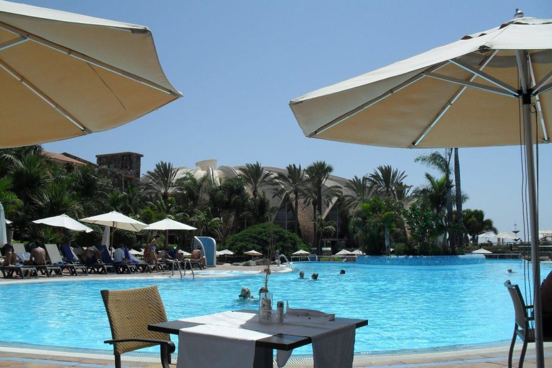Am "großen Pool" H10 Playa Meloneras Horizons Collection