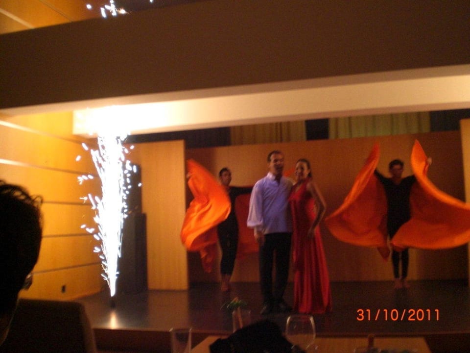 Showtime Hotel Grand Side