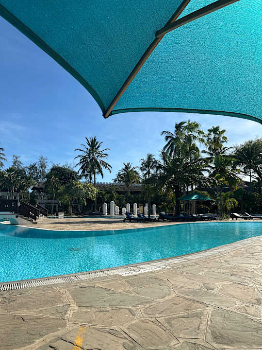 Pool Hotel Southern Palms Beach Resort