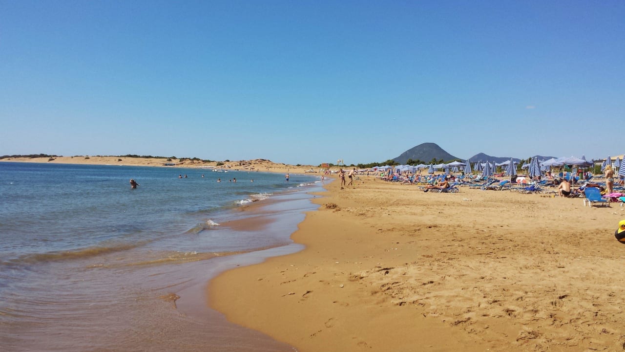 Schöner, langer Strand Sandy Beach Resort