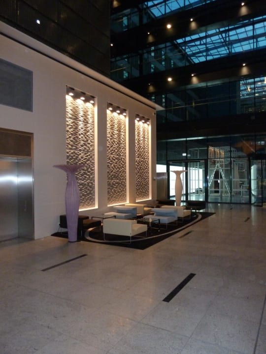 Eingang Hilton Frankfurt Airport