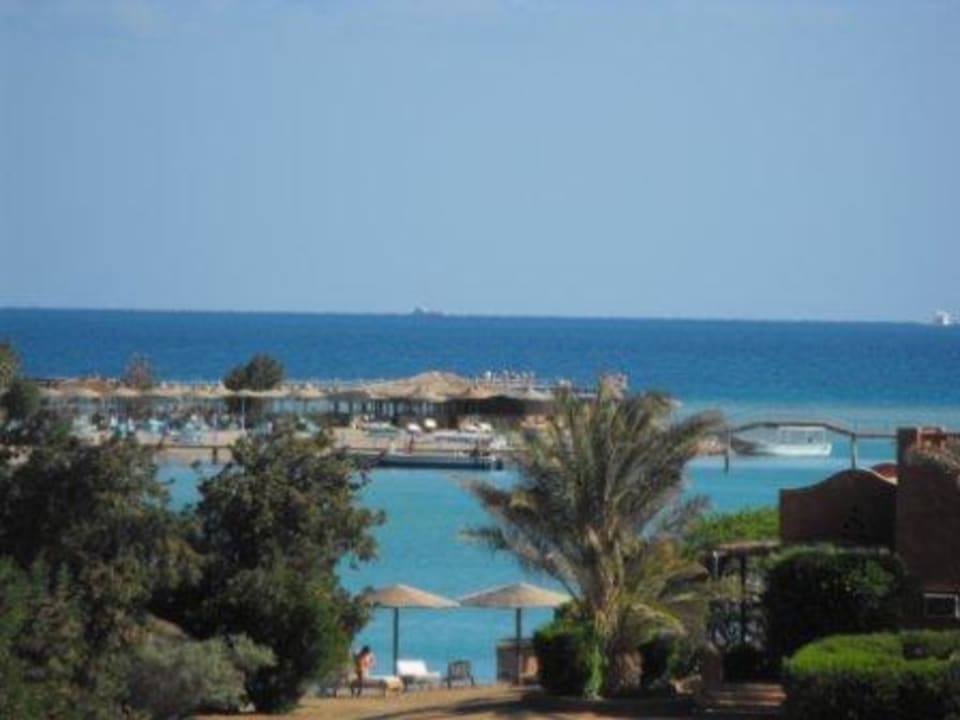Ausblick vom 2. Stock des Hotels auf das Meer Dawar El Omda - Adults only  (Im Umbau/Renovierung)