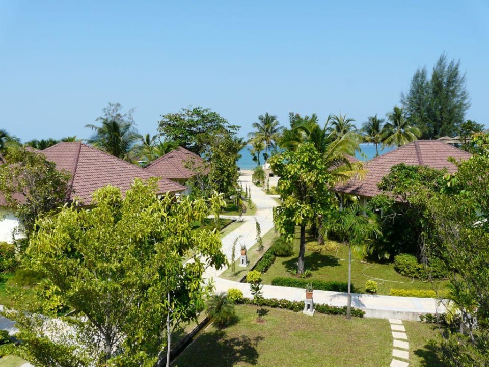 Aussenanlage Baan Khaolak Beach Resort