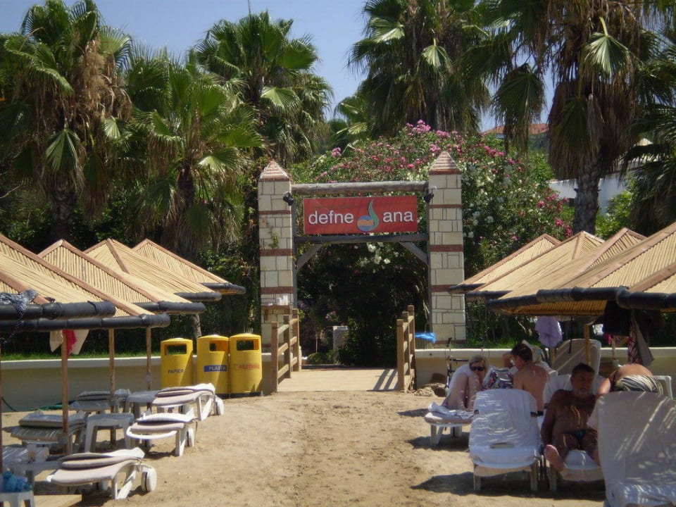Der Weg zum Strand Hotel Defne Ana