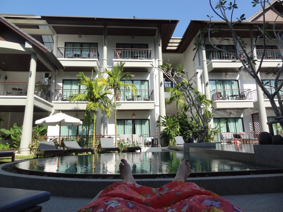 Zimmer vom Pool aus  Hotel Navatara Phuket Resort
