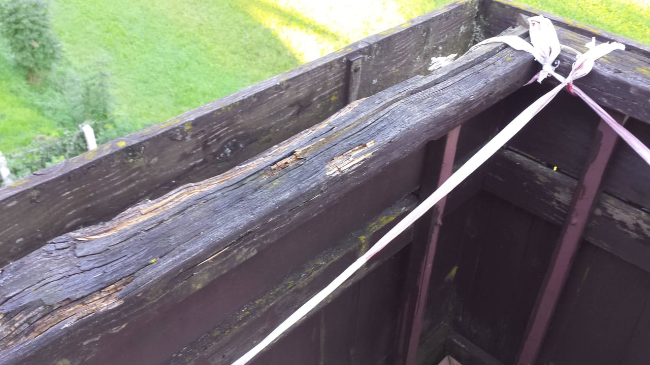 Balkon im Stadium des Zerfalls Ferienwohnungen Haus Breitenberg