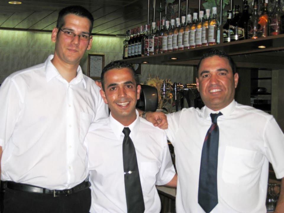 Die Freundlichen Kellner von der Bar Millor Sol