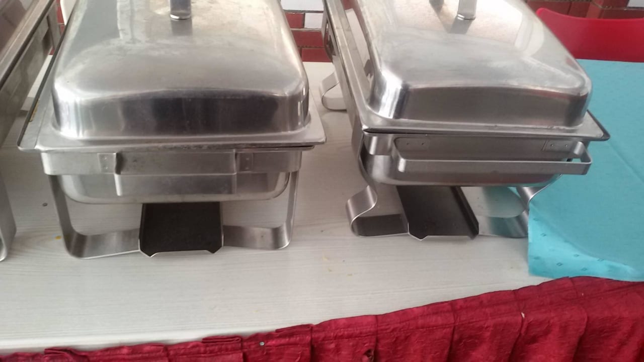 Schmutzige,klebrige Rechauds an der Poolbar Hotel Aslan City Kleopatra