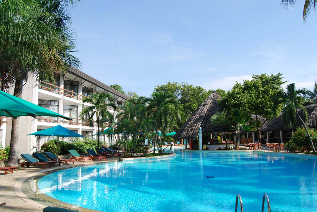 Pool Hotel Traveller's Club