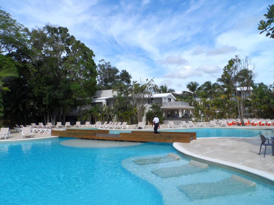 Pool am fruehen Morgen Emotions By Hodelpa - Juan Dolio All Inclusive