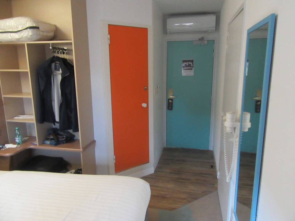 Der Schrank, reicht für Städtetour ibis Styles London Excel