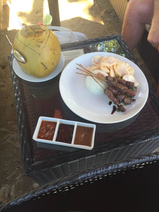 Mittag am Strand The Laguna A Luxury Collection Resort & Spa