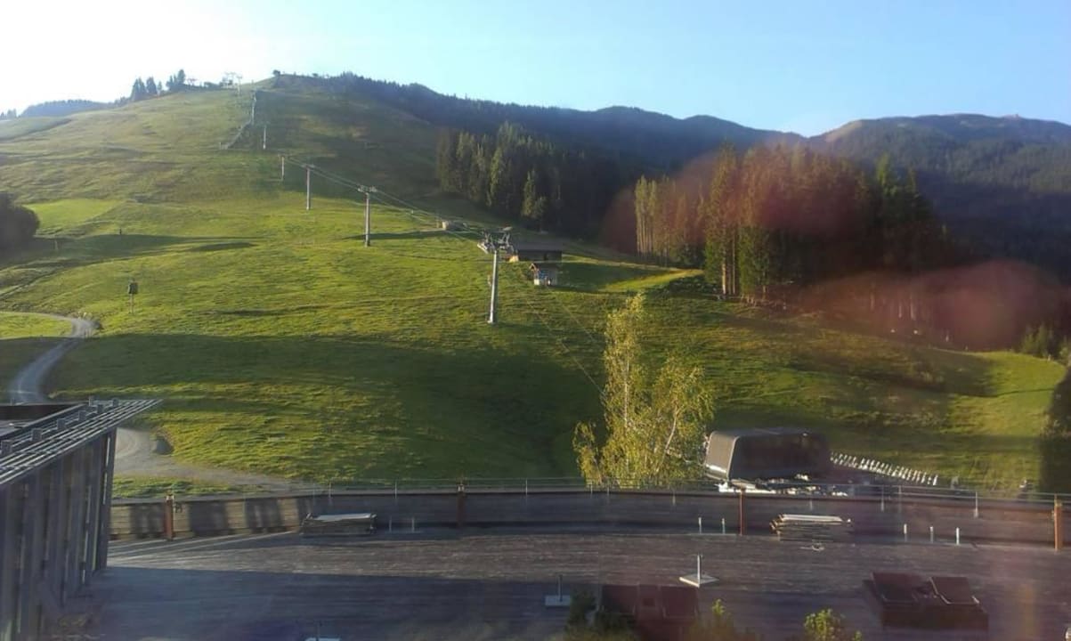 Herrlicher Ausblick vom Ruhebereich Holzhotel Forsthofalm