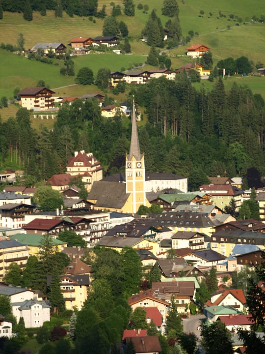 Blick vom Hof aufs Ortszentrum von Bad Hofgastein Biohof Maurachgut - Urlaub am Bauernhof in Bad Hofgastein