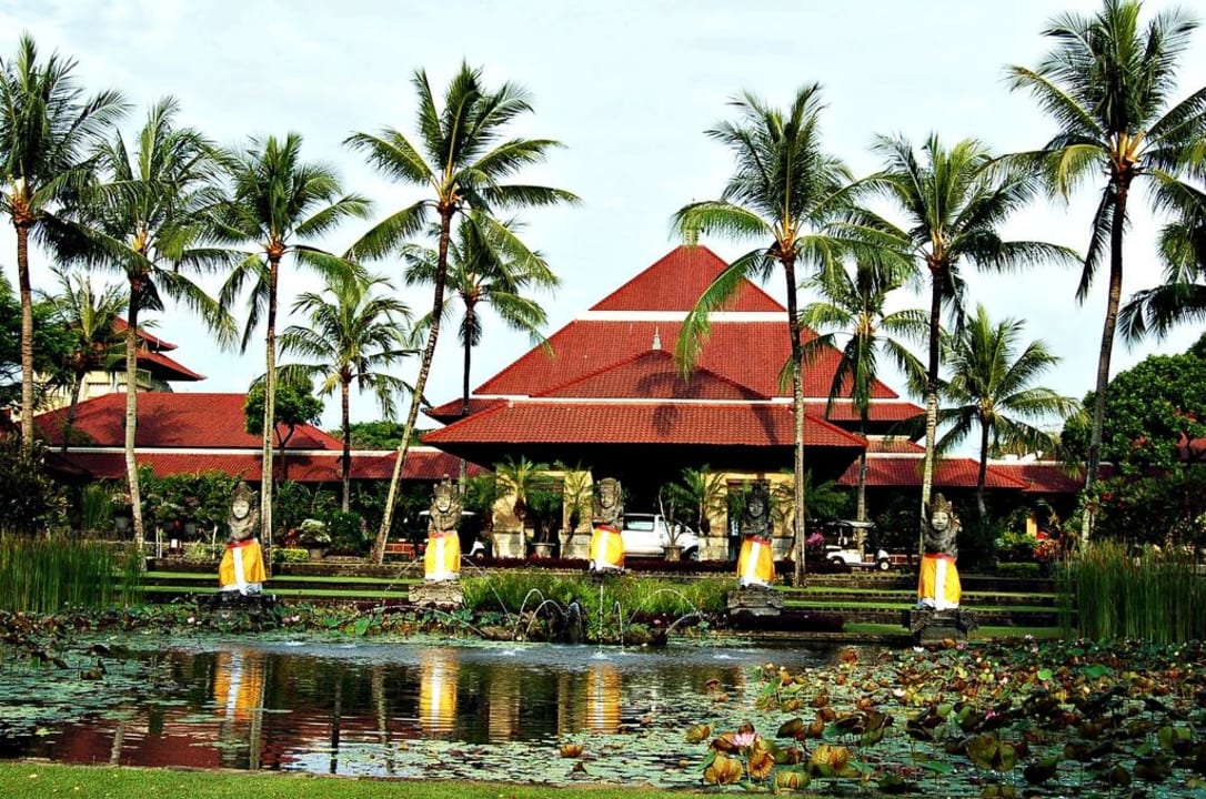 Blick auf den Haupteingang InterContinental Bali Resort