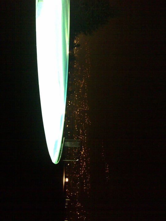 Aussenpool beleuchtet bei Nacht Villa Sassa