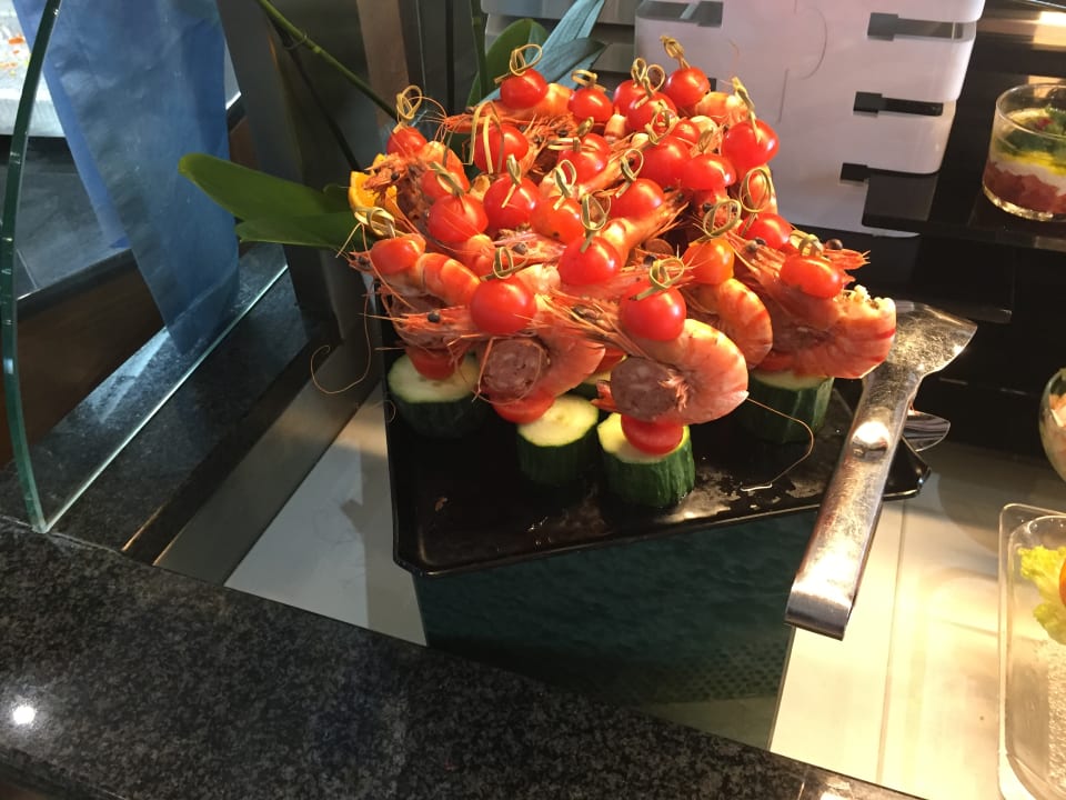 Häppchen beim Abendessen Hotel Kalithea Horizon Royal