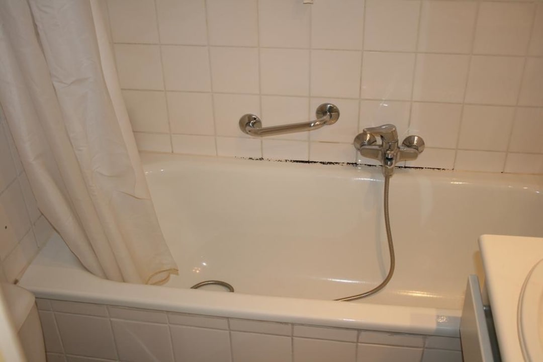 Badewanne / Dusche Hotel Chambord