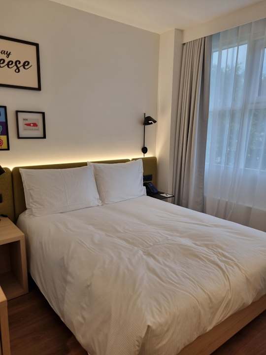 Zimmer Hampton By Hilton Locarno