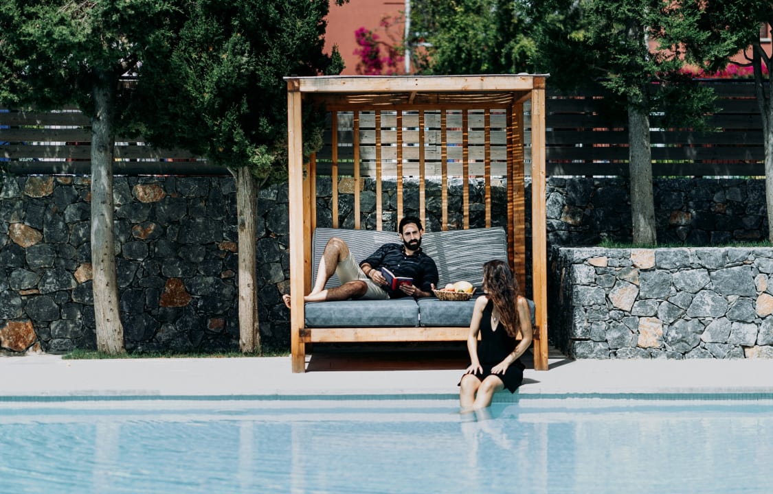 Pool Paralos Irini Mare