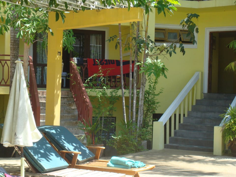 Blick vom Pool zu unserem Balkon Hotel Krabi Success Beach Resort