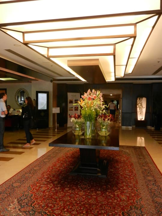 Lobby Two Seasons Hotel & Apartments