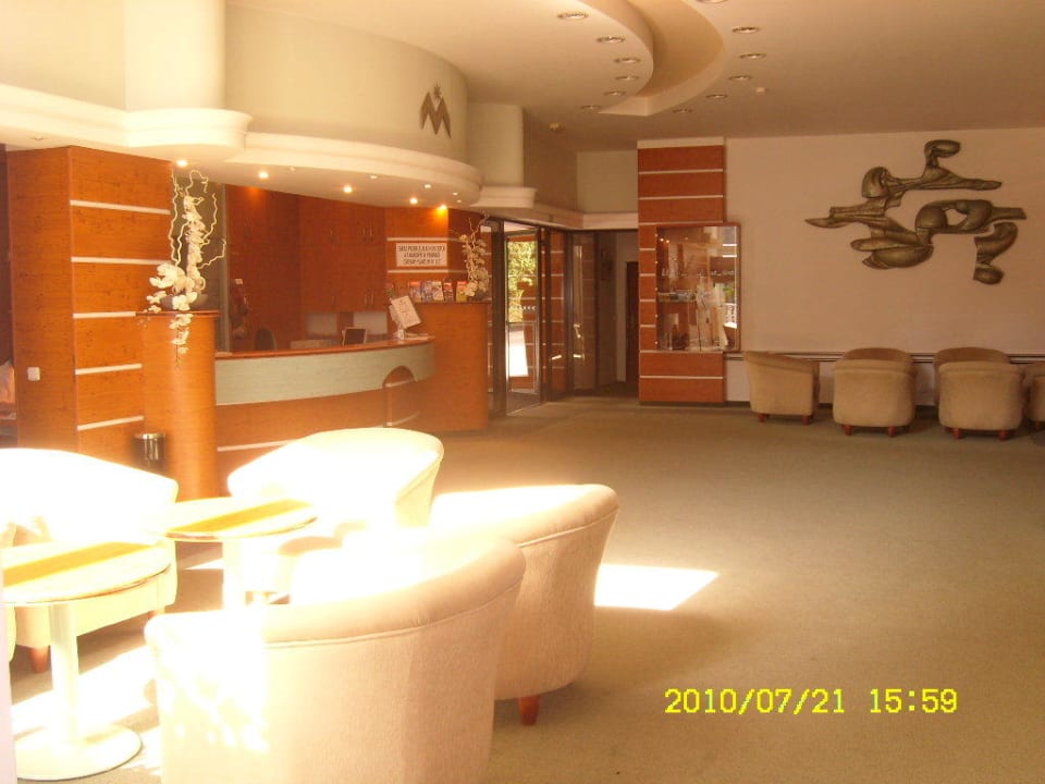 Rezeption Hotel Montana