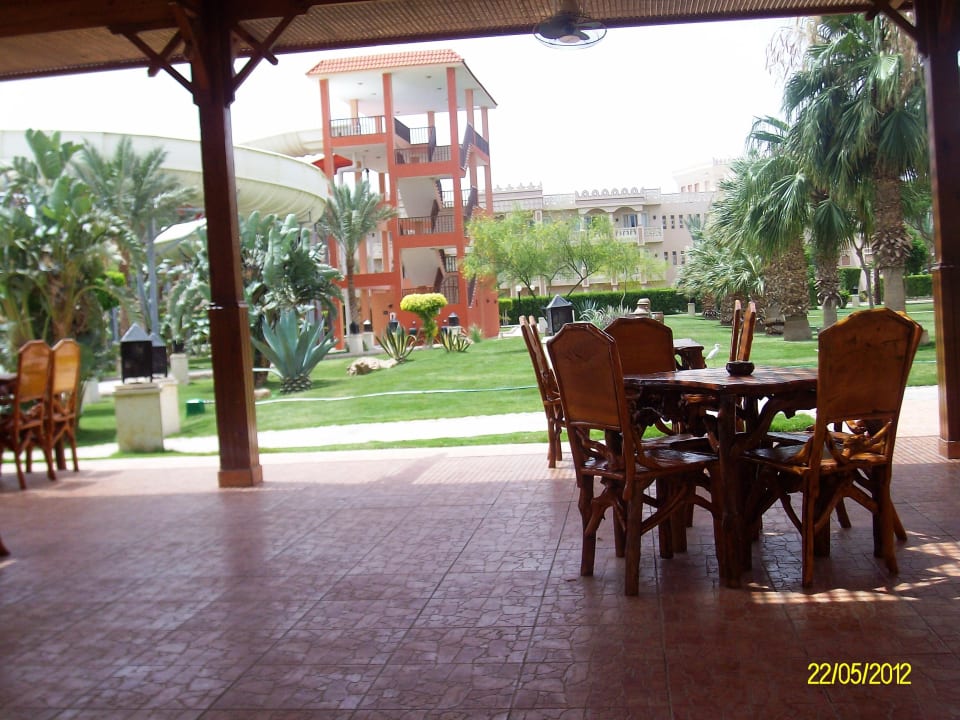 Mit schönem Poolrestaurant Beach Albatros Resort