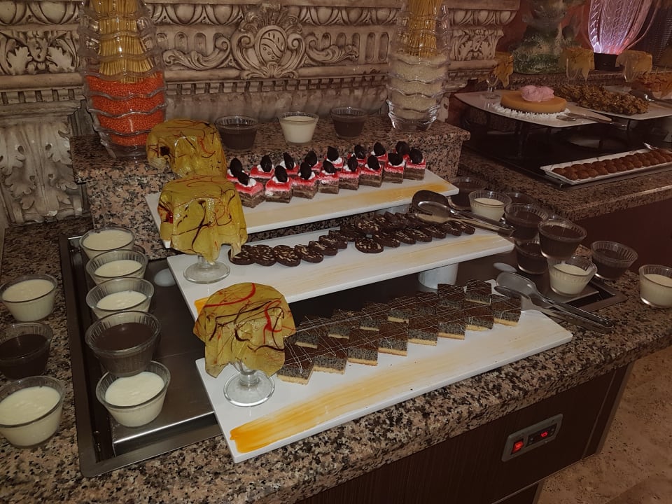 Gastro Royal Atlantis Beach Hotel