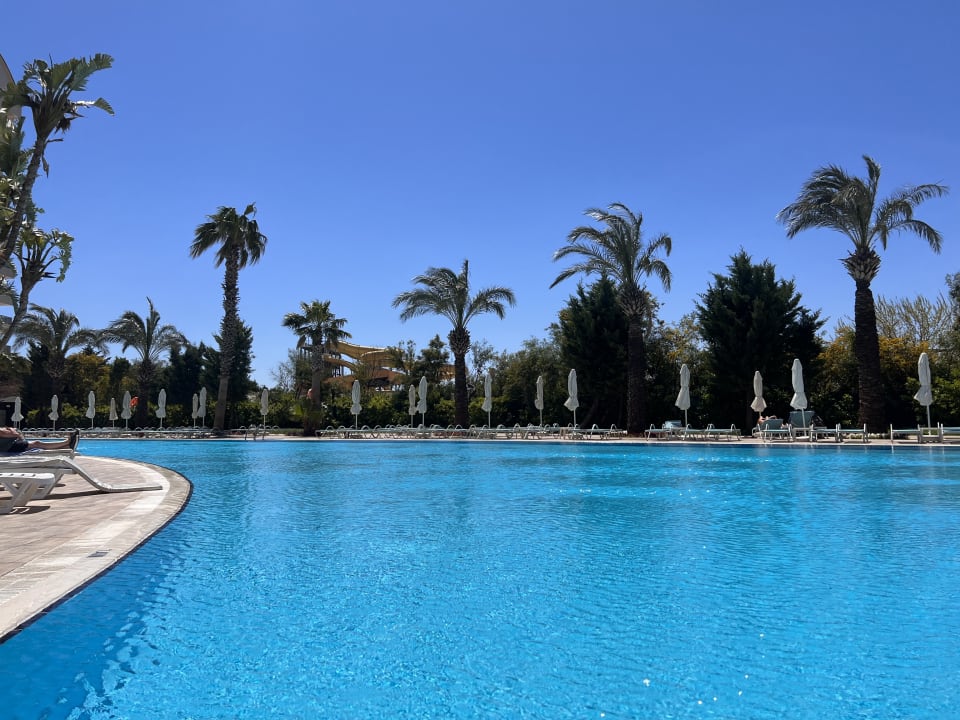 Pool Saturn Palace Resort Hotel