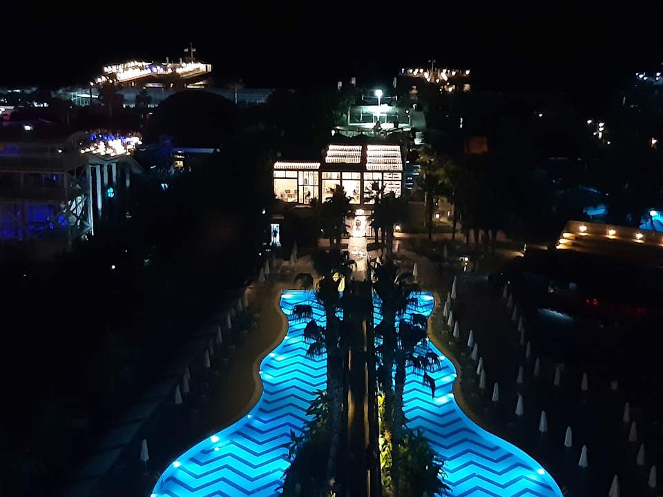 Außenansicht Saturn Palace Resort Hotel