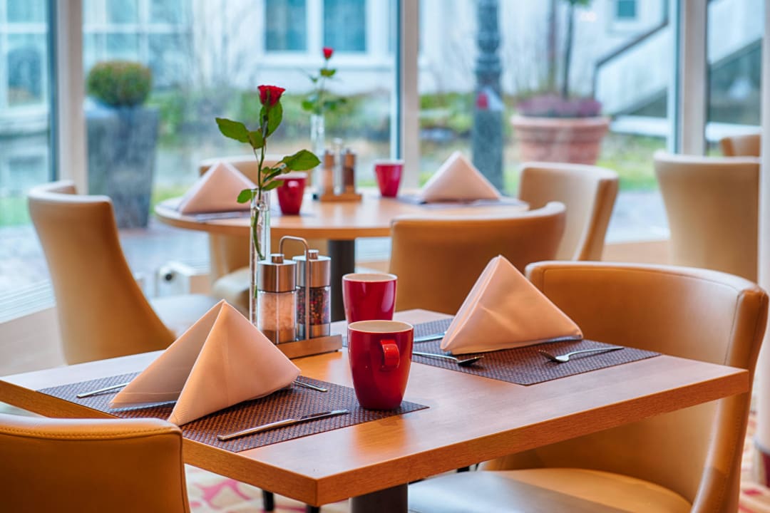 Breakfast Area Leonardo Hotel Hamburg Airport