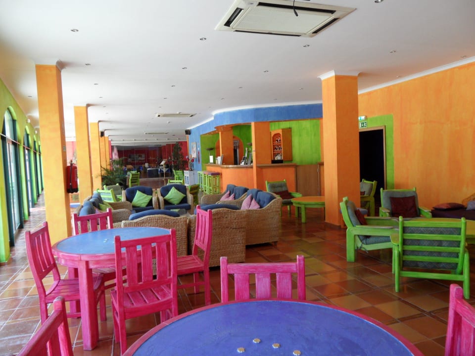 Der bunte Aufenthaltsraum,voll süß Hotel Mirachoro Carvoeiro