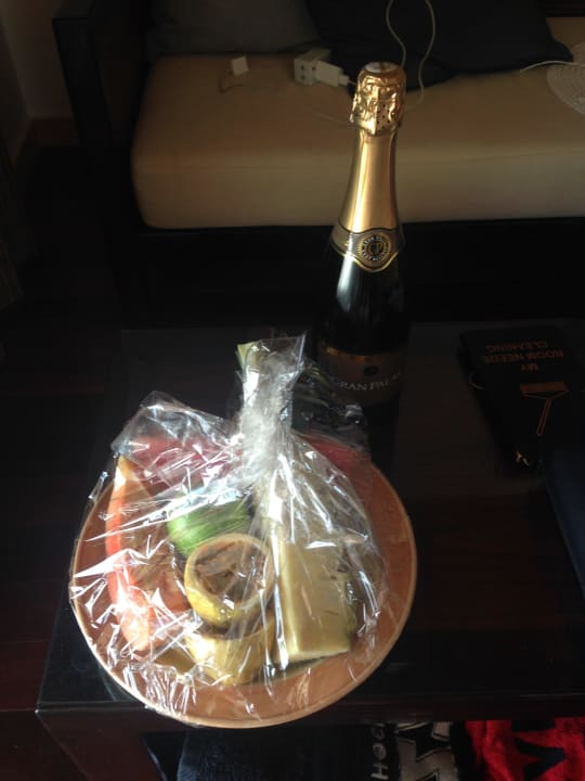 Überraschung Nr. 1 am Zimmer Kuredu Island Resort & Spa