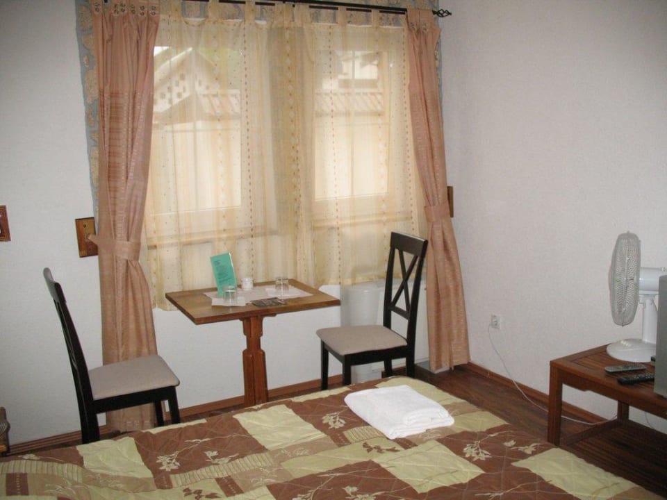 Tisch im Zimmer SEDRA Holiday Resort-Adults Only