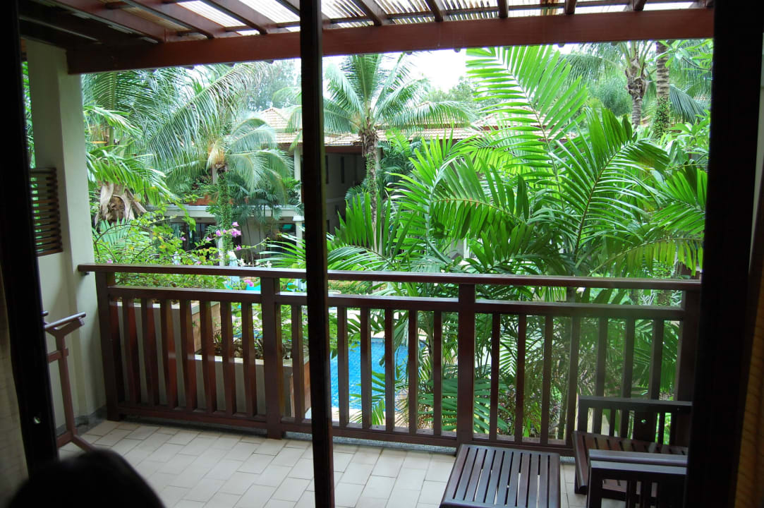 Ausblick vom Balkon auf den Pool Khao Lak Bayfront Resort