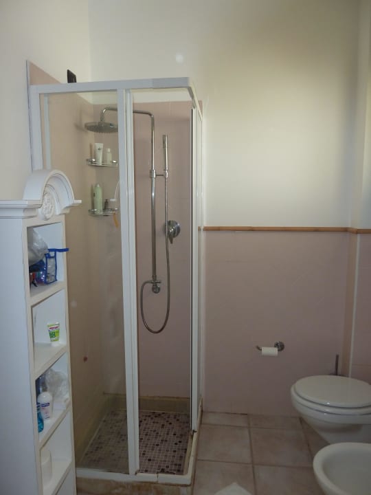 Kleines Bad mit Dusche VOI Marsa Siclà Essentia