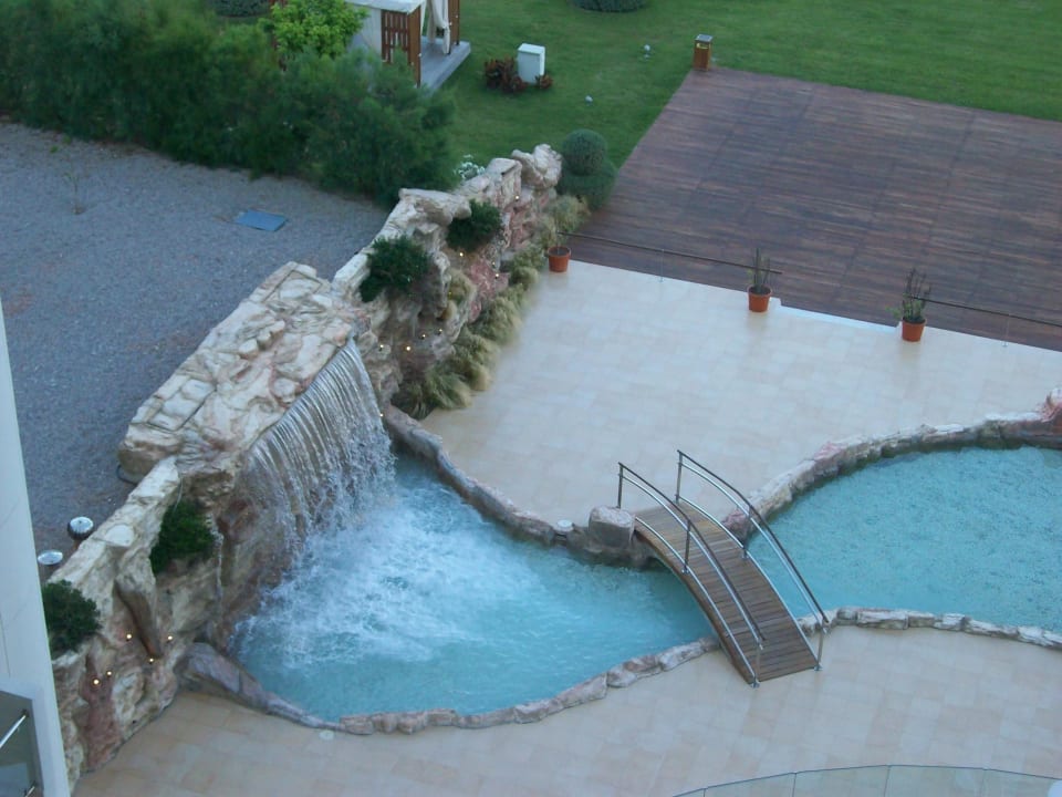 Teich mit Wasserfall Elysium Resort & Spa Hotel