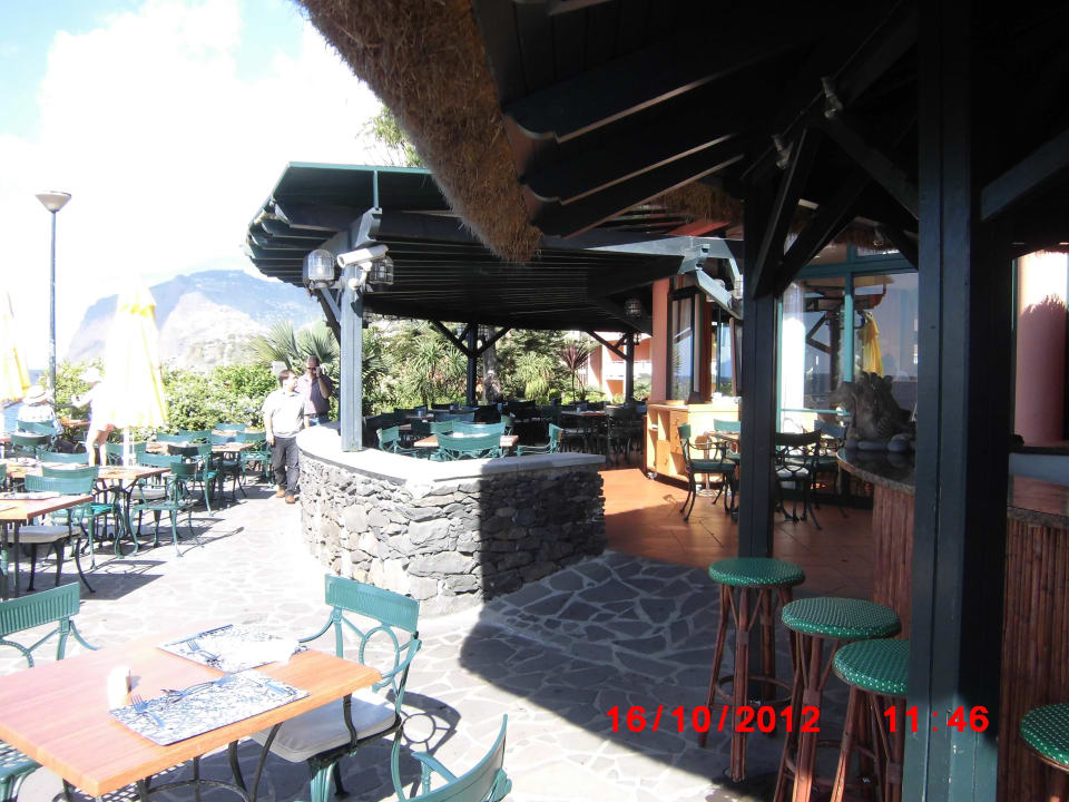 Poolbar und Restaurant Pestana Ocean Bay All Inclusive
