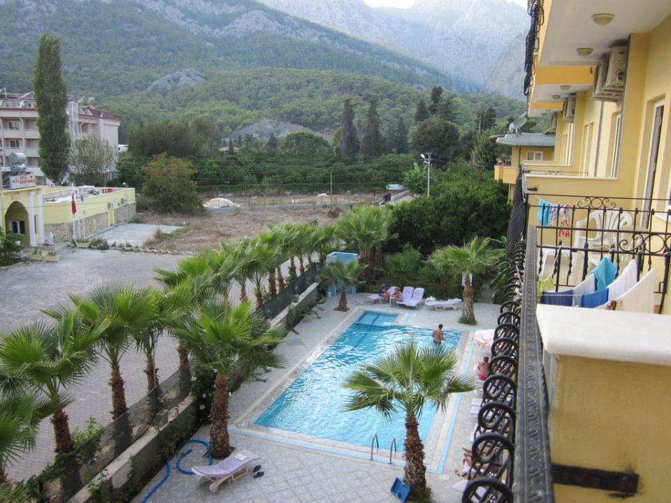 Вид с балкона Hotel Marin